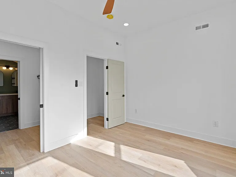 4503 N 19th St #2 — Photo 37