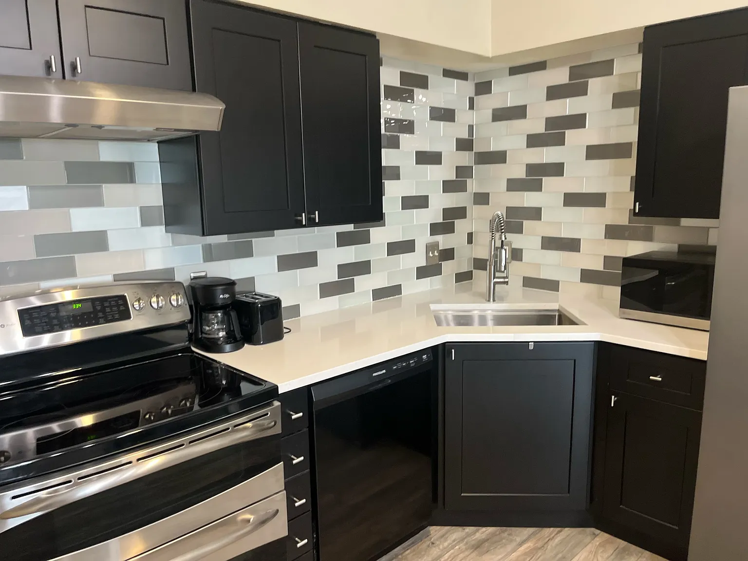 2 bed, 700 sqft, $1,500 — Photo 3
