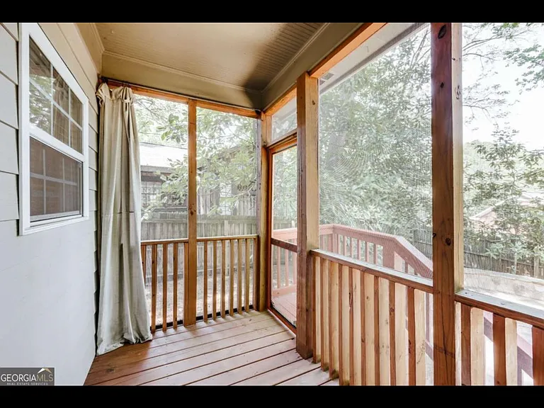 90 Hart Ave — Photo 33