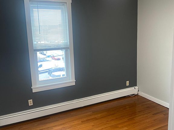5th image of 815 McLean Ave #2