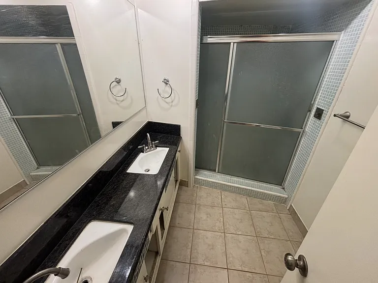 1210 N Flores St #15 — Photo 4