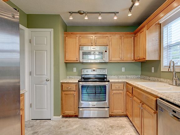 5th image of 3918 Stella Dr