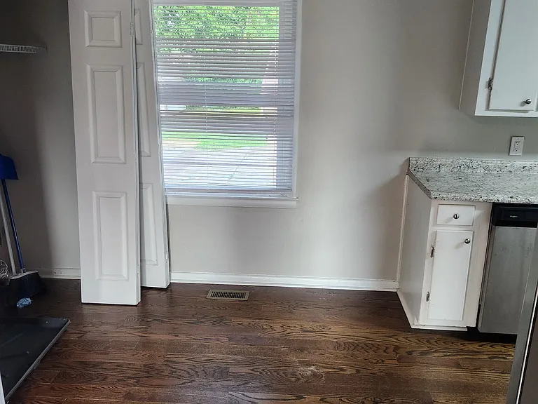 1306 White Blvd — Photo 16