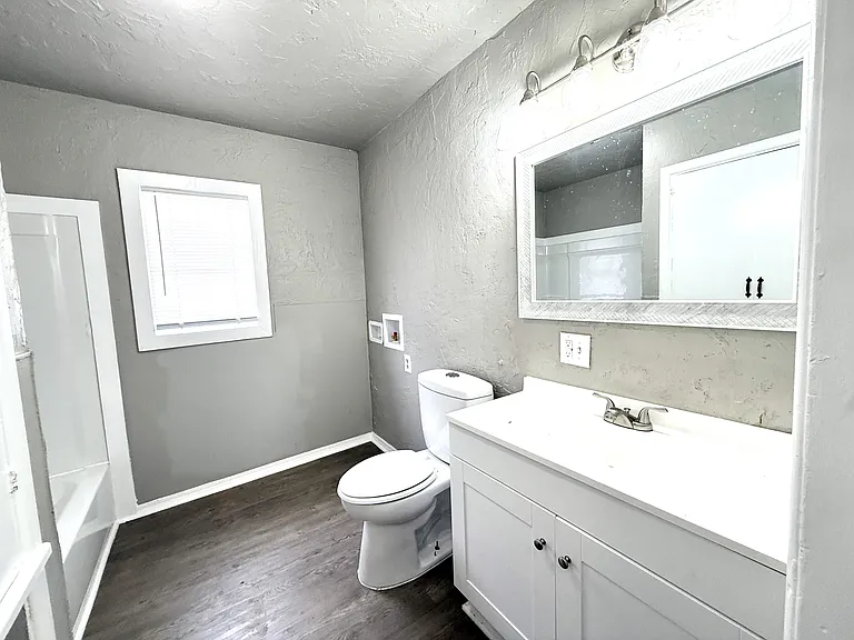2378 E Texas St — Photo 22