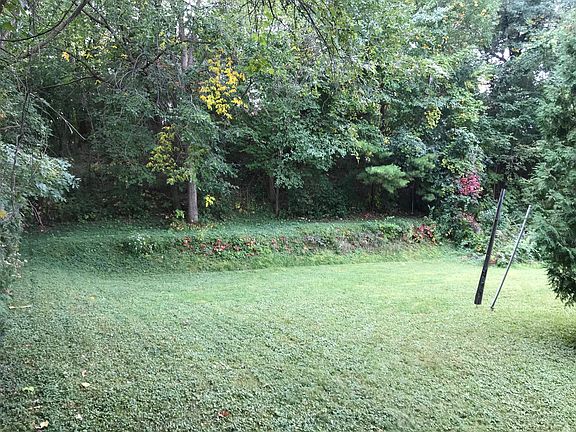 2nd image of 1590 Case Ave