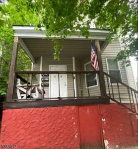 650 S 18th St, Newark, NJ, 07103