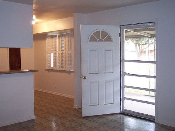 5th image of 5129 Foxcross Dr