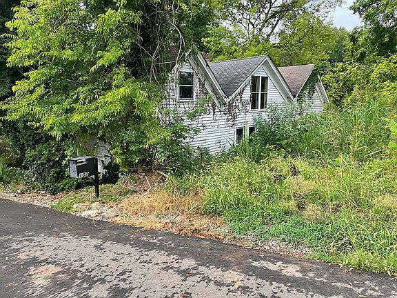 4th image of 207 Landiss Ave