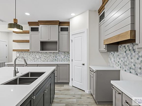 5th image of 2924 Zeb Dr