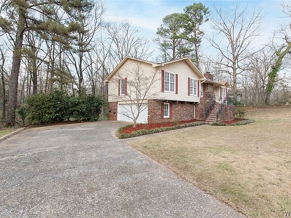 3rd image of 3918 Woodland Hills Dr