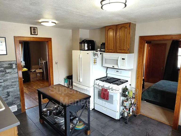 611 Seymour Ave — Photo 13