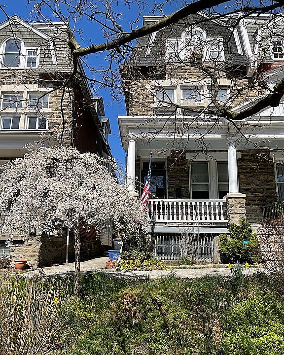 1st image of 205 E Gowen Ave