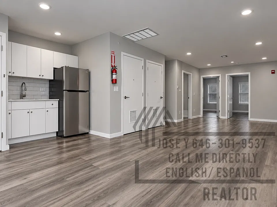 204 Rosa Parks Blvd #210