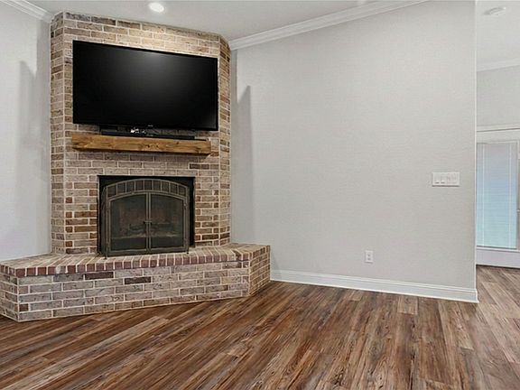 5th image of 1412 Ascot Ave