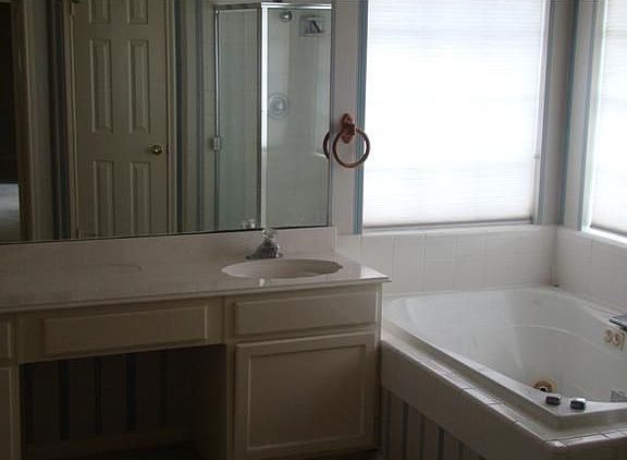 4th image of 7034 River Garden Dr