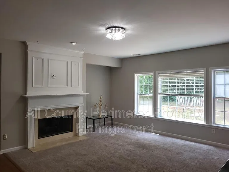 380 Simonton Crest Dr — Photo 6