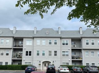 722 Brittany Dr, Wayne, NJ 07470