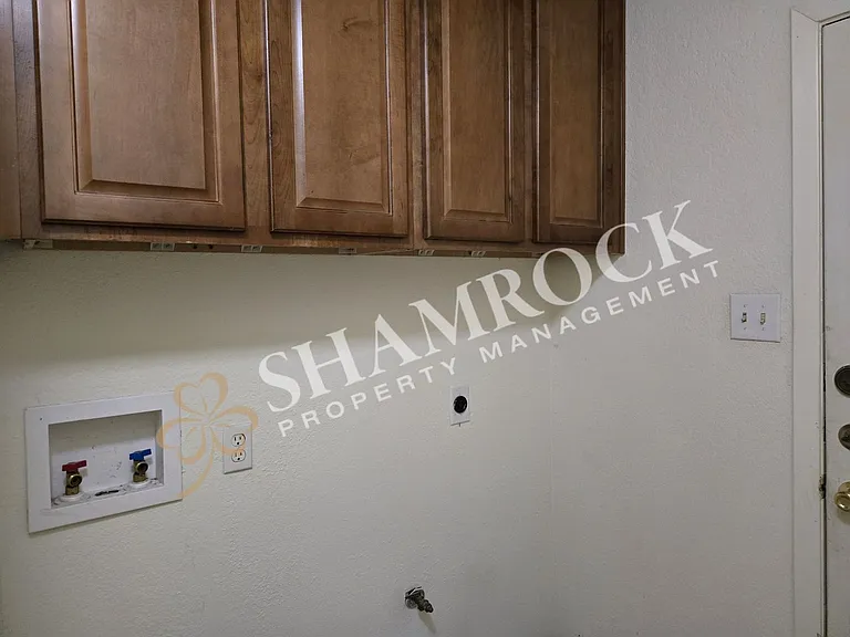 10709 Apache Dr — Photo 7