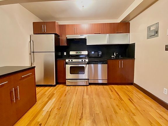 3rd image of 37 N Henry St APT 1