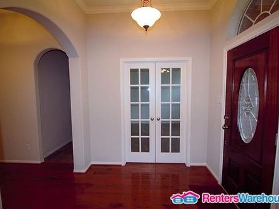 2nd image of 5207 Willow Cliff Ln