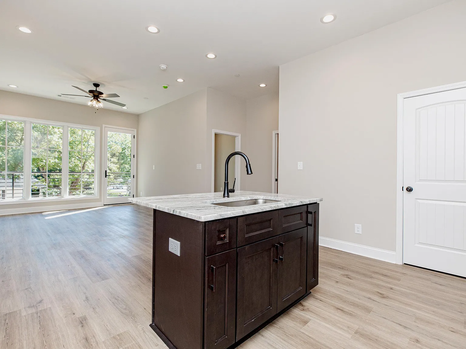 2 bed, 2.0 bath, 1008 sqft, $2,150 — Photo 1