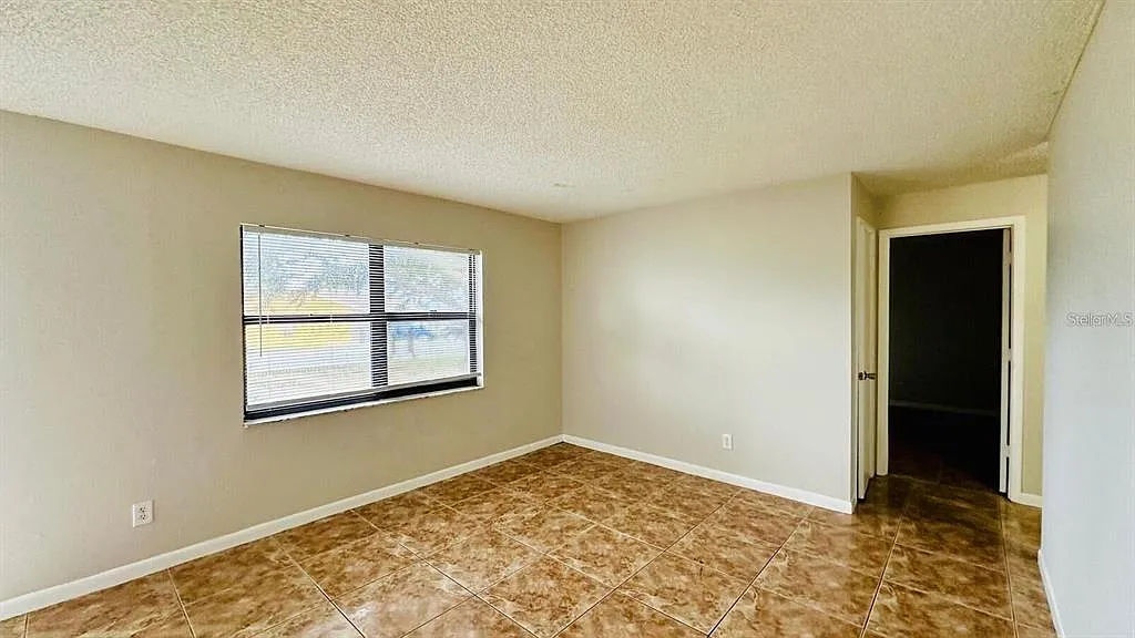 2 bed, 2.0 bath, 984 sqft, $1,300 — Photo 4