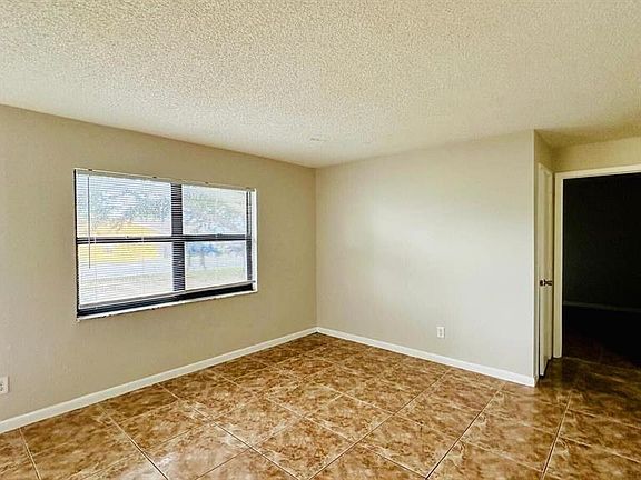 4th image of 184 Julie Ln #A