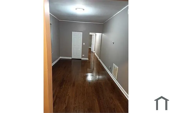 Building Photo - 1239 N Keeler Ave #3N