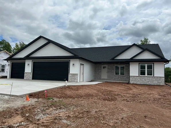2221 White Dove Ln, Kaukauna, WI 54130