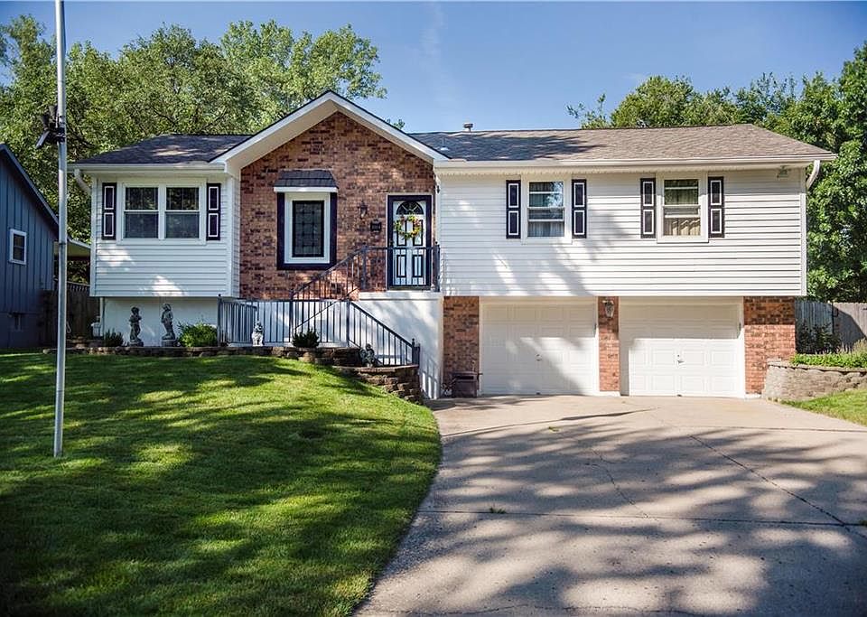 1st image of 3004 S Sweet Briar Dr
