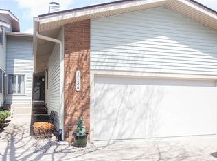 1136 Terrace Park Dr, Bettendorf, IA 52722