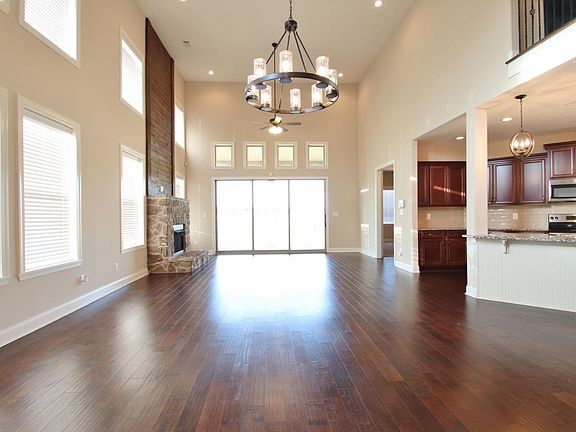 2nd image of 204 Stonegate Trl