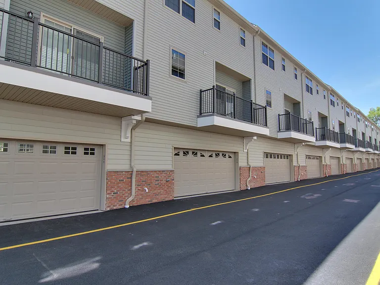 Gramercy Townhomes - 205 — Photo 28