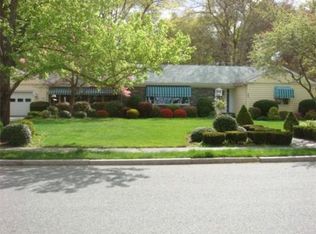 167 Country Club Ln, Brockton, MA 02301