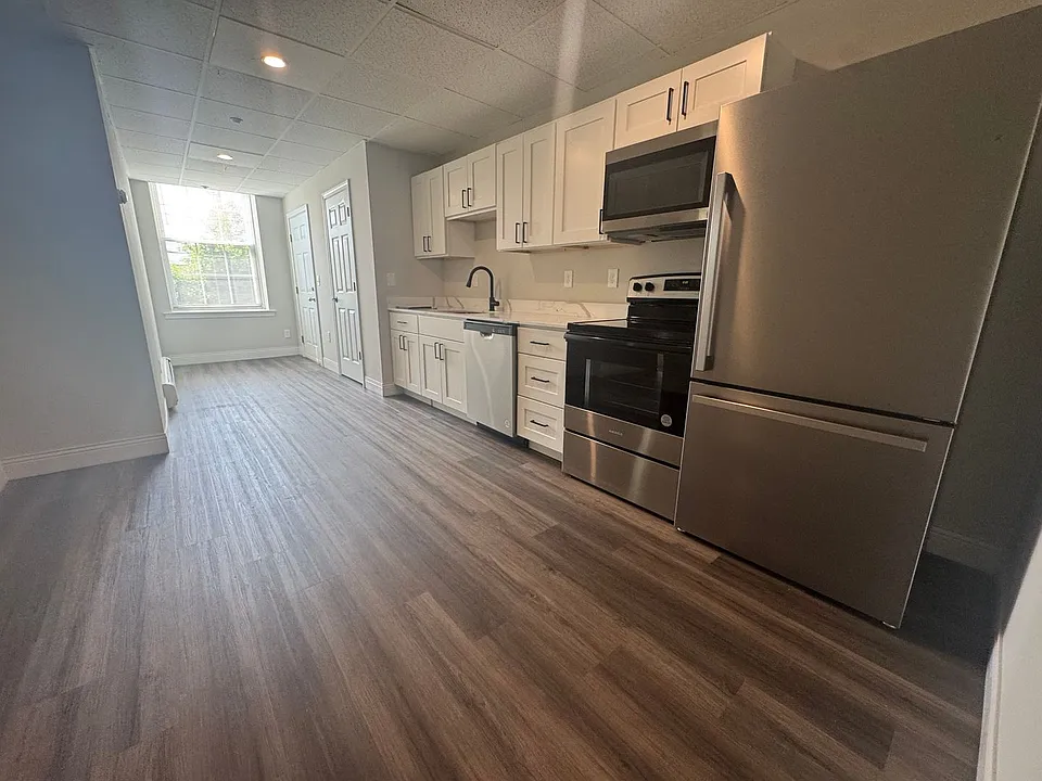 2 Pleasant St
