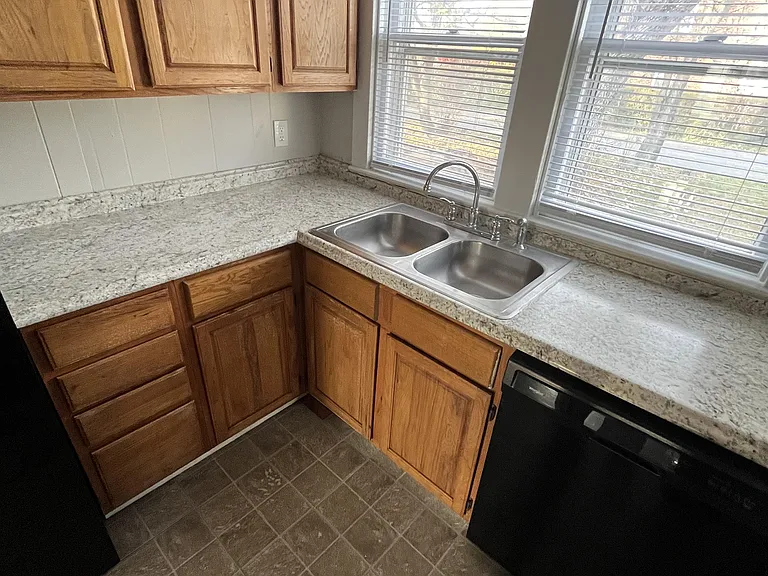 2000 Martinsburg Pike — Photo 10