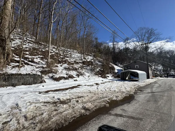 82 Garrison Ave, Charleston, WV 25302