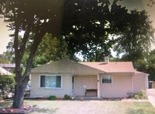 19 Hickory Dr, Carpentersville, IL