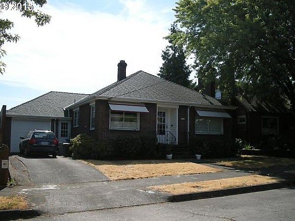 2nd image of 7226 N Kerby Ave #A