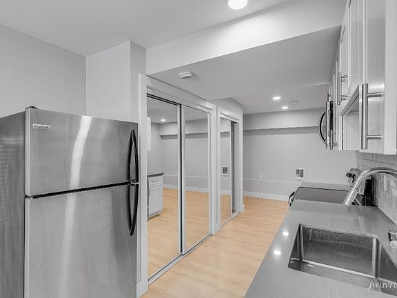 2nd image of 700 12th Ave #C