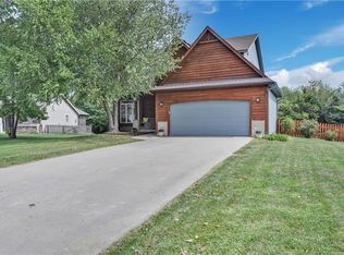 324 Flame Way, Baldwin city, KS 66006