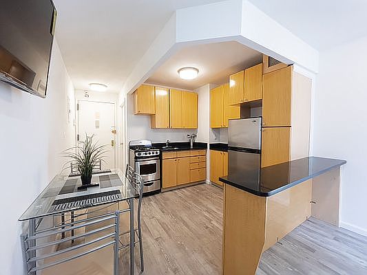 1st image of 626 10th Ave APT 3D