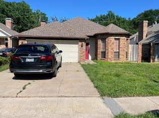 910 Olde Towne Dr, Irving, TX 75061