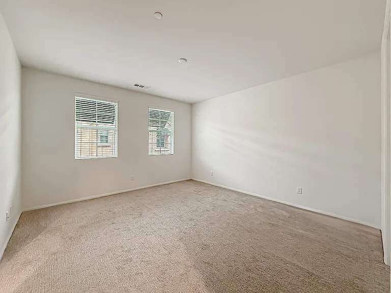 389 Castiano St — Photo 14