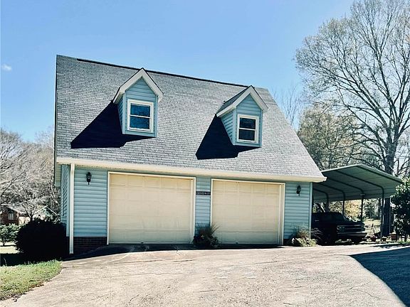 3rd image of 901 Tripp St