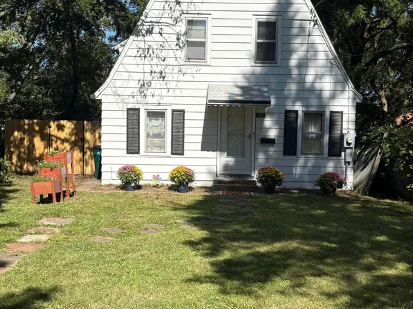 325 Cox Blvd, Lansing, MI 48910