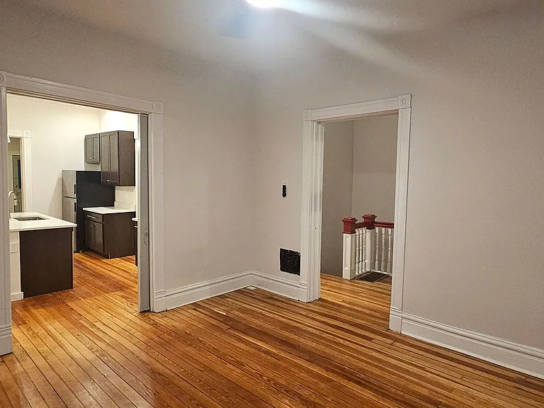 3536 Humphrey — Photo 11