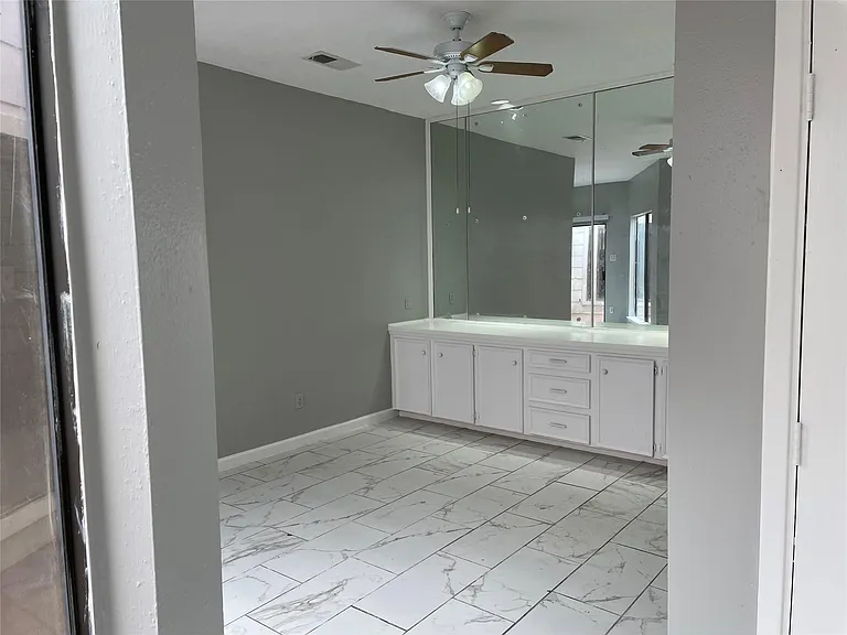 526 Meadow Knoll Dr — Photo 4