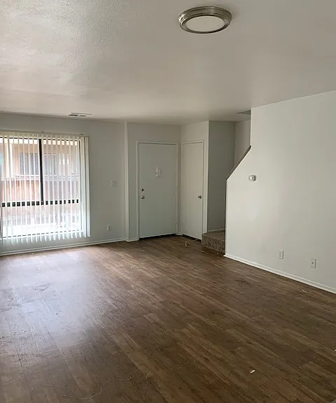 817 Walnut St #19 — Photo 1