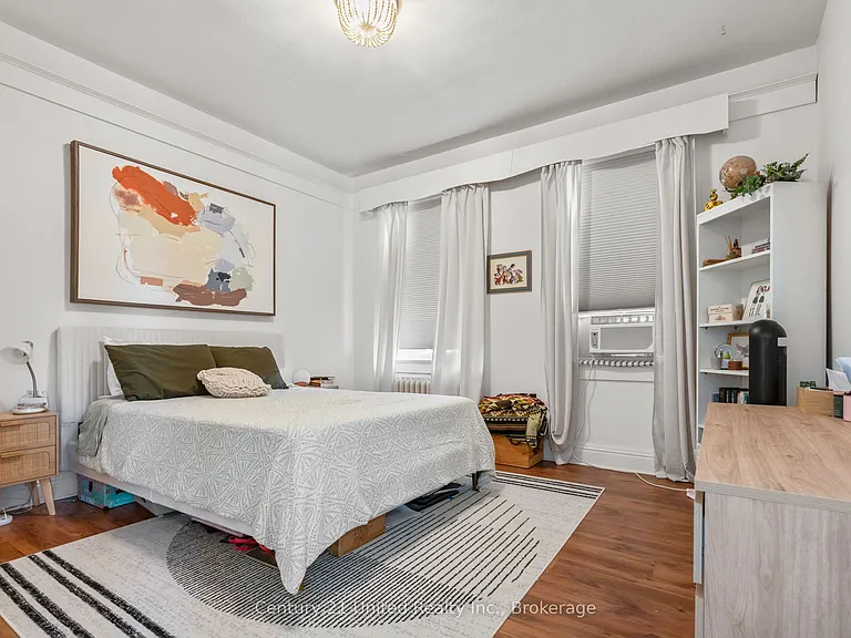 34 King St W #1 — Photo 12